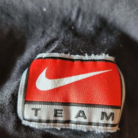 The Nike Tee Size Medium - Picture 3 of 4